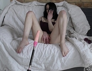 031918_sexy_and_young_vera_getting_fucked_by_the_fucking_machine_with_dirty_director_rubbing_her_pink_clit