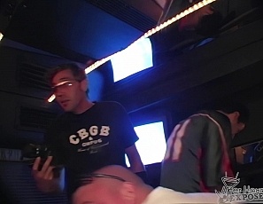 042404_after_party_on_our_tour_bus_hot_girl_sucks_a_dick_and_gets_her_pussy_eaten_mouthcum_facial_music_festival_fun
