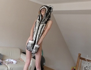 083118_gorgeous_19yo_petite_spinner_model_sera_ann_hot_striptease_then_dirty_directors_cut_fingering_her_until_she_cums_hard