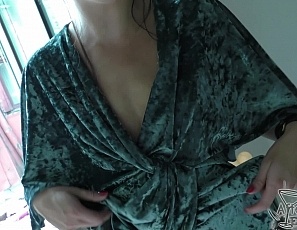 111017_dirty_female_directors_cut_becky_berry_fingers_and_dildos_hot_model_23yo_santana_in_a_open_window