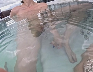 112024_dirty_underwater_directors_cut_using_a_dildo_on_josie_and_getting_a_underwater_handjob_in_the_jacuzzi